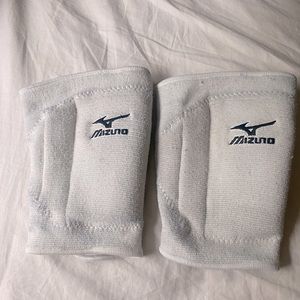Mizuno volleyball knee pads